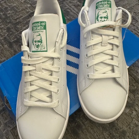 Stan Smith Adidas Women's White Sneakers with Green Accents NWT 9.5 - Picture 11 of 13